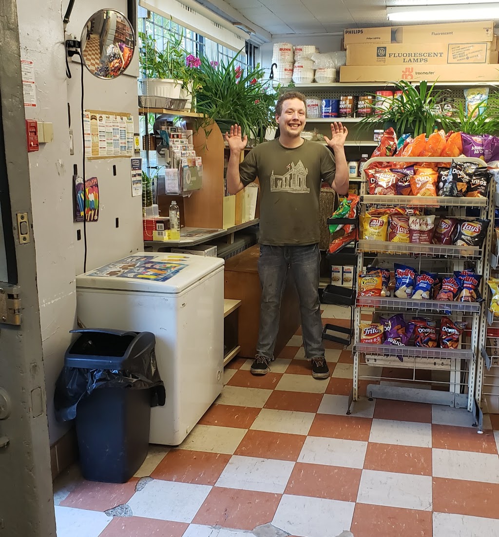 Depanneur Chung St-Just | 7841 Rue Ontario E, Montréal, QC H1L 3C5, Canada | Phone: (514) 493-9132