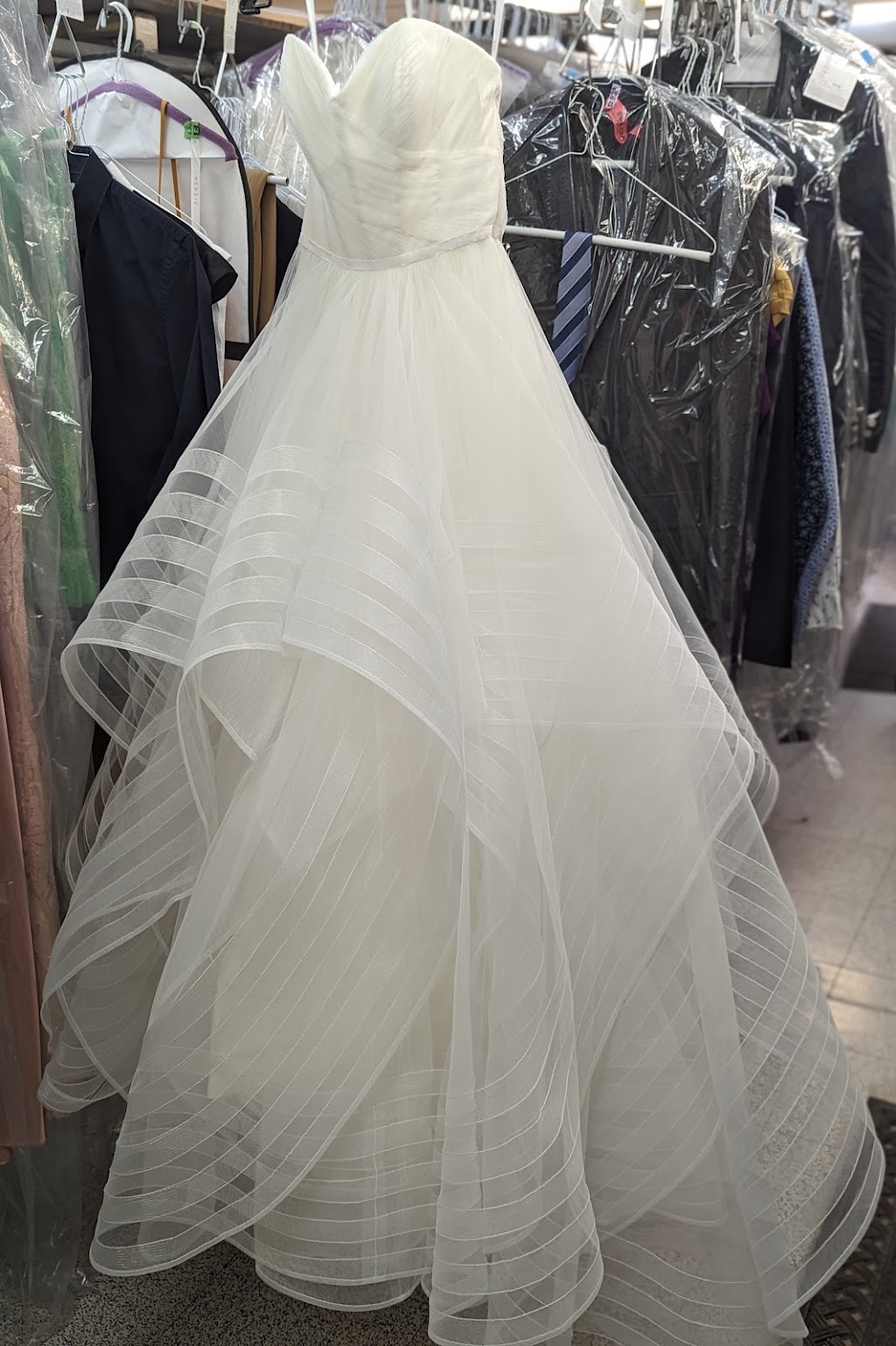 Nettoyeur Pro Plus | 4672 R. Notre Dame O, Montréal, QC H4C 1S6, Canada | Phone: (514) 932-2529