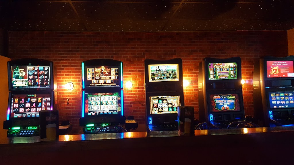Bar Cristal | 14751 Boulevard Curé-Labelle, Mirabel, QC J7J 1M2, Canada | Phone: (450) 430-4649