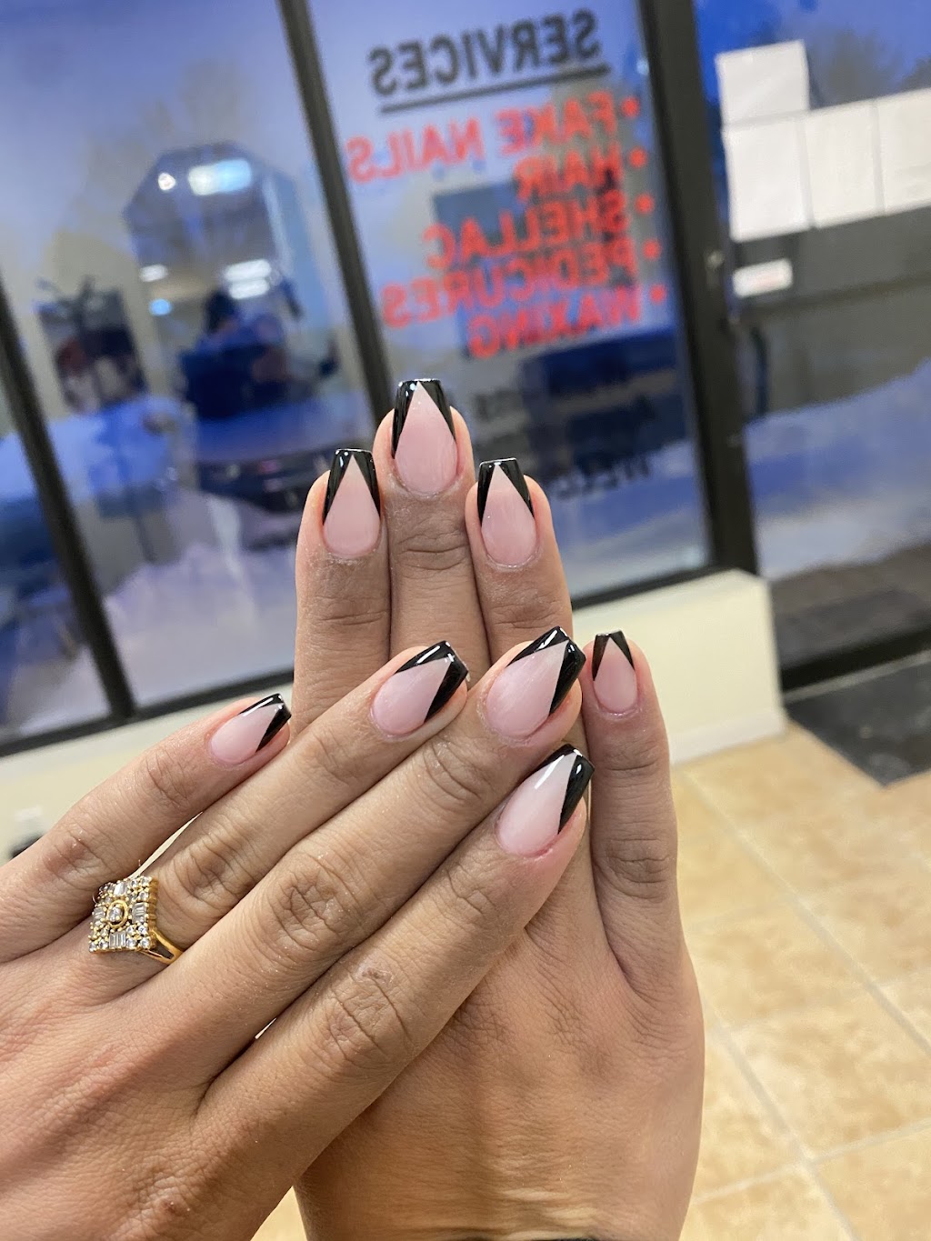 MOI nails & beauty | 1001 Rymal Rd E, Hamilton, ON L8W 3M2, Canada | Phone: (905) 387-9772