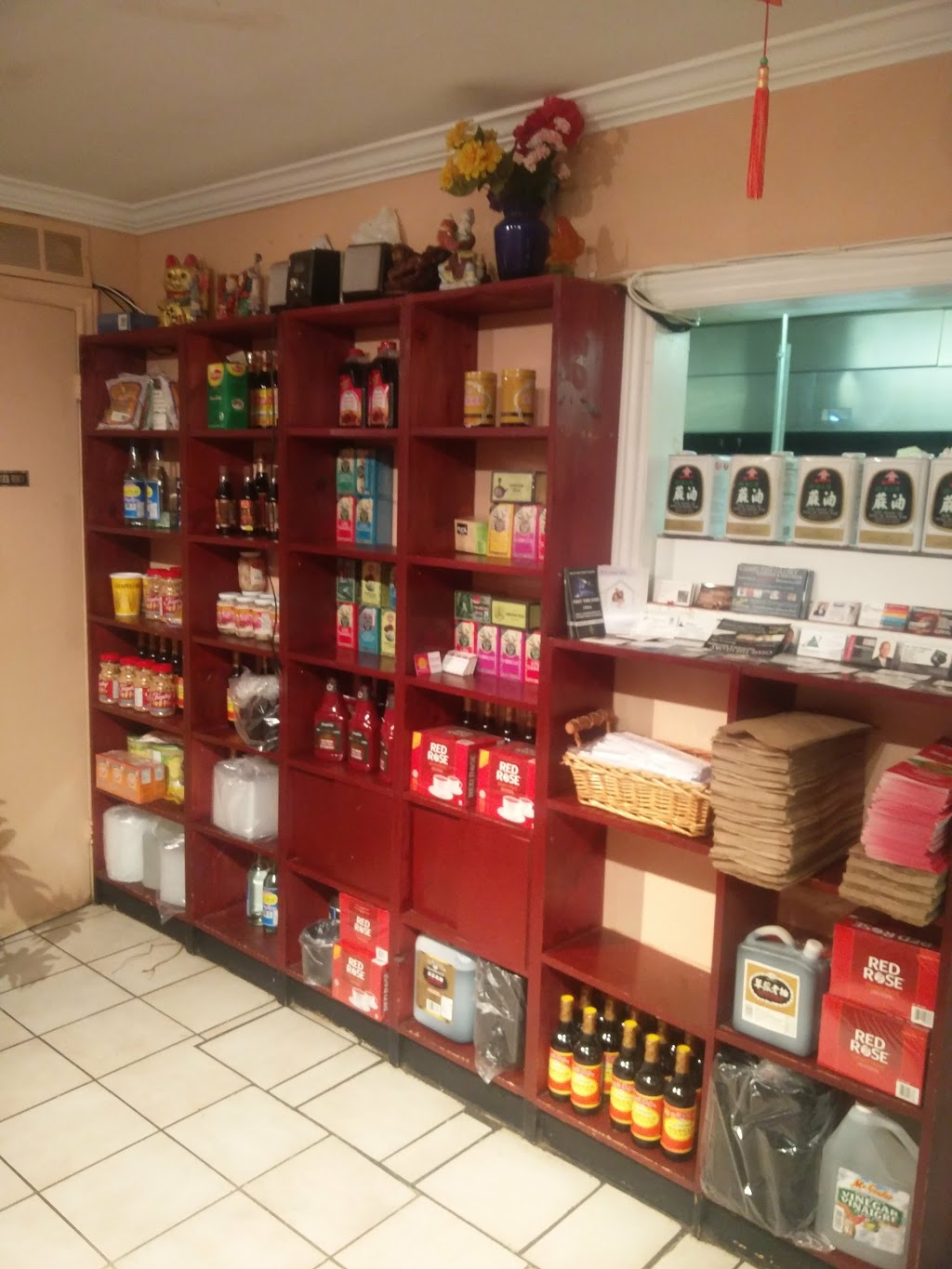 Manchu Kitchen | 30 St Thomas St, Whitby, ON L1M 1G3, Canada | Phone: (905) 655-0288