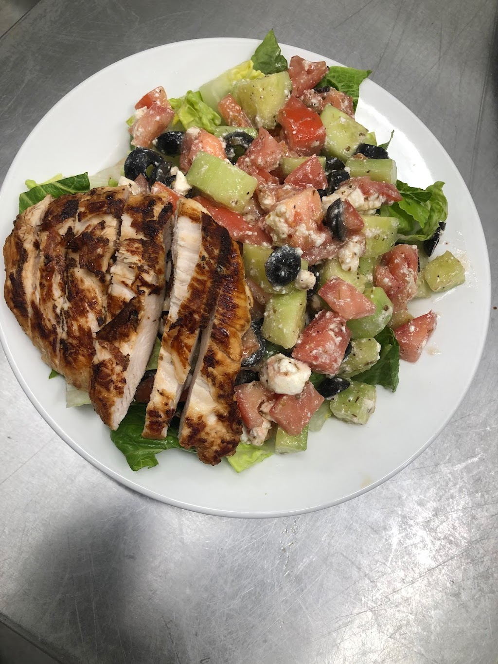 Border 9 Bar and Grill | 5 South Ave, Emerson, MB R0A 0L0, Canada | Phone: (204) 373-2015