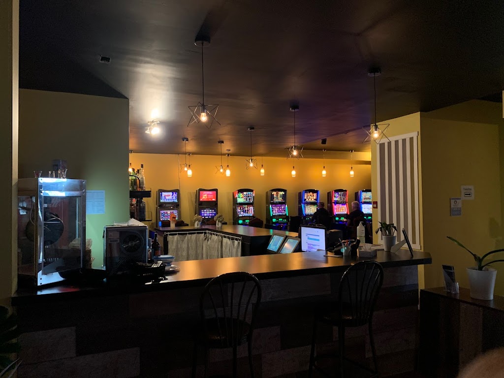 Bar Vegas | 365 Blvd. Sir-Wilfrid-Laurier, Saint-Basile-le-Grand, QC J3N 1M2, Canada | Phone: (450) 461-1571