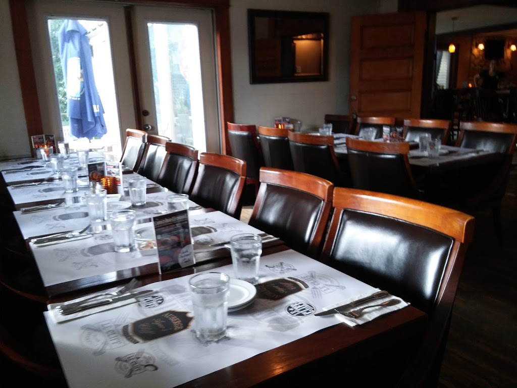 Auberge Ayers Cliff | 1087 Rue Main, Ayers Cliff, QC J0B 1C0, Canada | Phone: (819) 838-4277