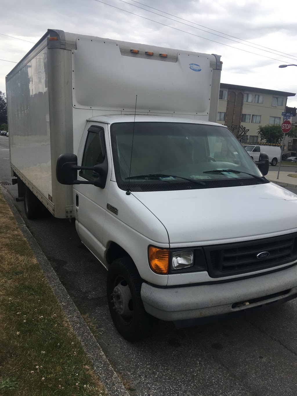 Jousf junk removal & moving | 6751 Riverdale Dr, Richmond, BC V7C 2G3, Canada | Phone: (604) 700-1700