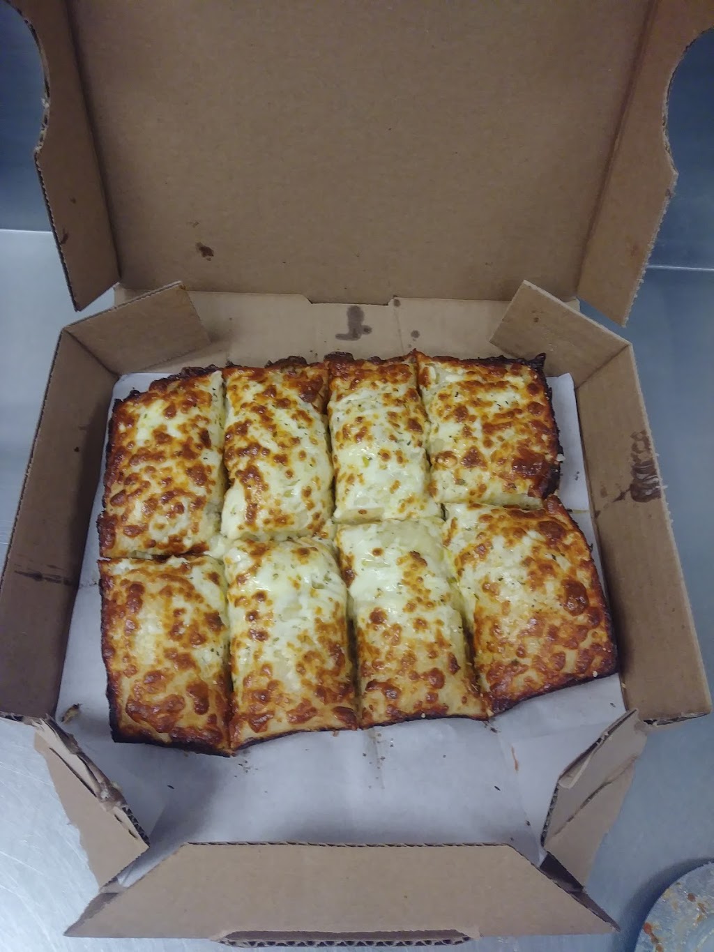 New Orleans Pizza | 33 Colborne St S, Simcoe, ON N3Y 4H2, Canada | Phone: (519) 426-4011