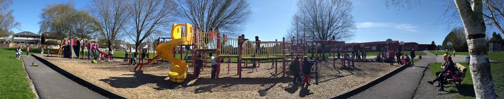 Howard DeBeck Elementary | 8600 Ash St, Richmond, BC V6Y 2S3, Canada | Phone: (604) 668-6281