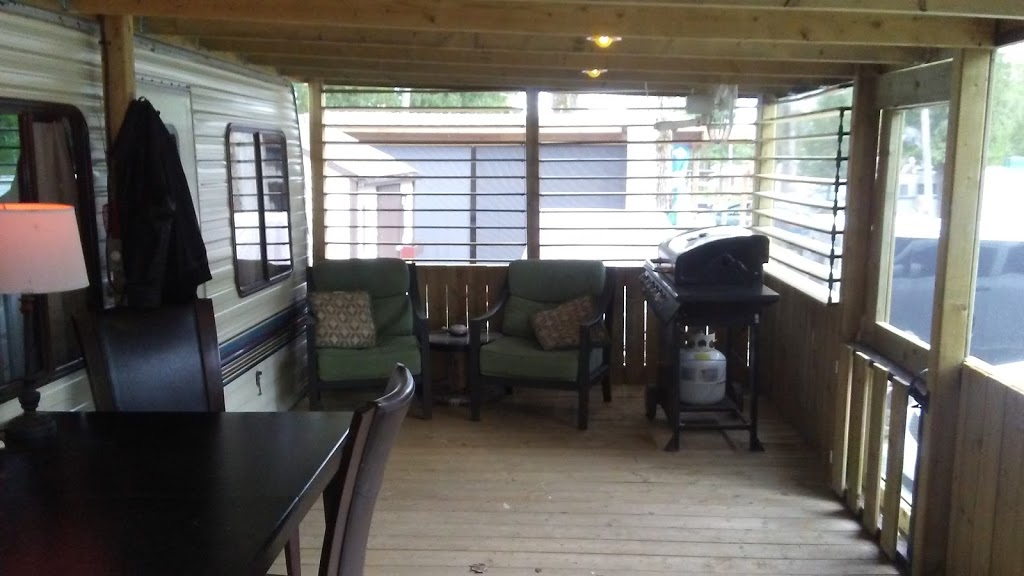 Camping Russeltown | 258 Rue Notre Dame, Saint-Chrysostome, QC J0S 1R0, Canada | Phone: (450) 826-4841