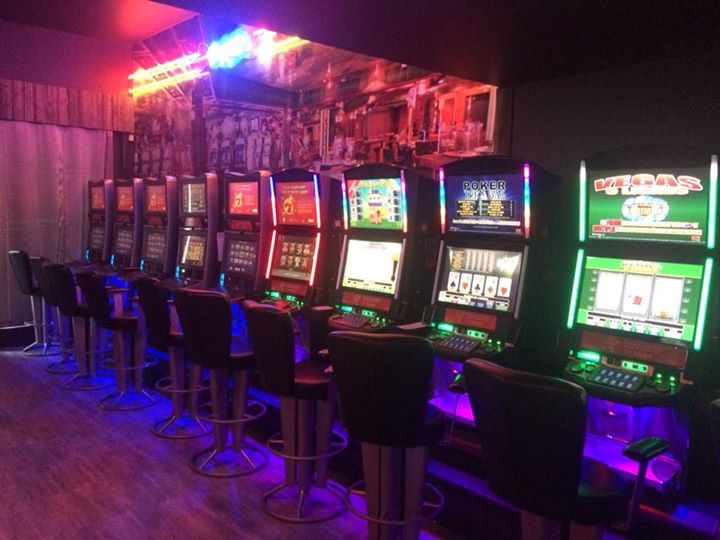 Bar Sportif Vegas 3.0. | 2340 Bd Sainte-Anne, Québec, QC G1J 1Y3, Canada | Phone: (418) 663-3434