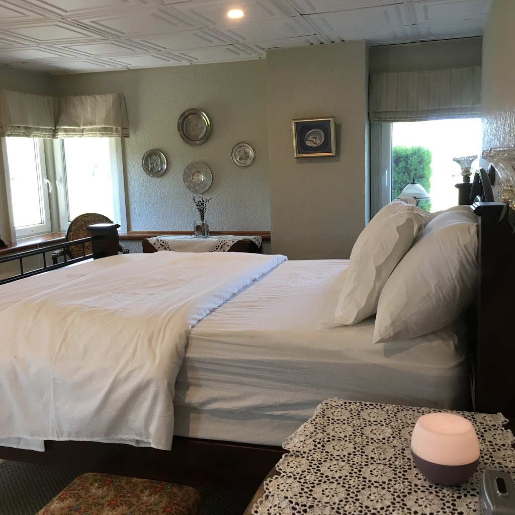 Highview Bed & Breakfast | 1H3, 488091 30 Side Rd, Orangeville, ON L9V 1H3, Canada | Phone: (519) 939-8186