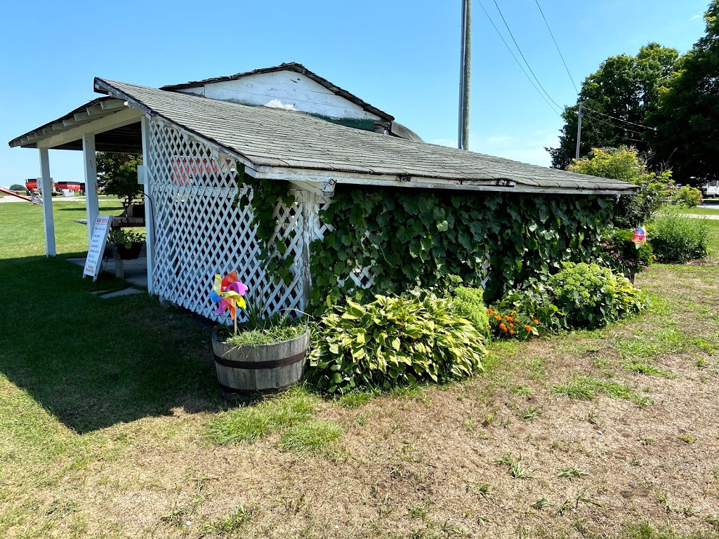 McGregors Produce | Lochwinnoch Rd, Braeside, ON K0A 1G0, Canada | Phone: (613) 432-9726