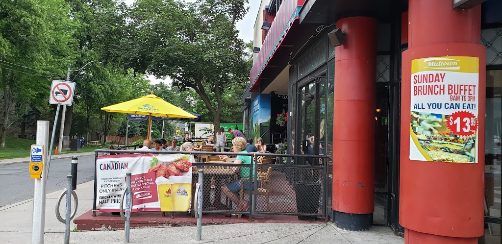 Midtown Gastro Hub | 1535 Yonge St, Toronto, ON M4T 1Z2, Canada | Phone: (416) 967-3400