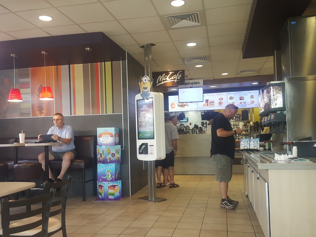 McDonalds | 2387 Highway #2, Bowmanville, ON L1C 4Z3, Canada | Phone: (905) 623-4200