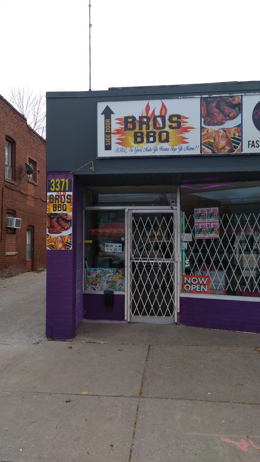 Bros BBQ | 3371 Lake Shore Blvd W, Etobicoke, ON M8W 1N1, Canada | Phone: (416) 252-2270
