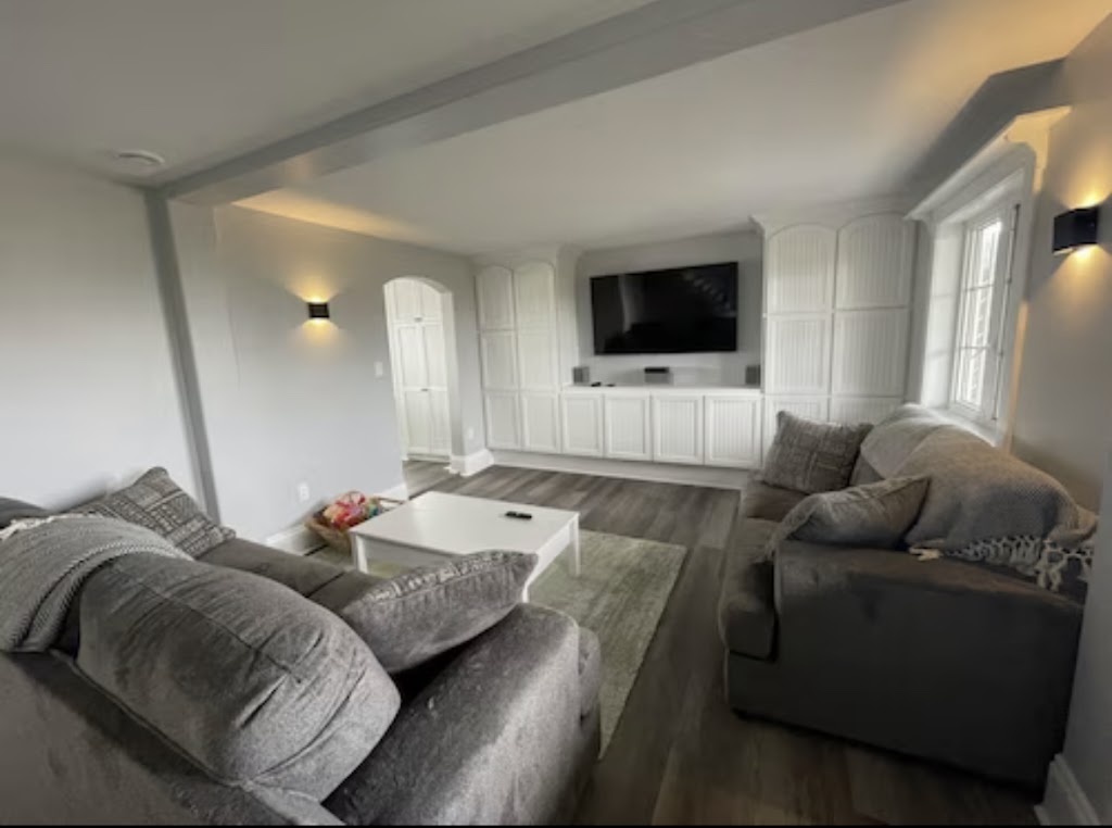 Breakwater Beach House | 7 Breakwater Rd, New Glasgow, PE C0A 1N0, Canada | Phone: (613) 983-8398