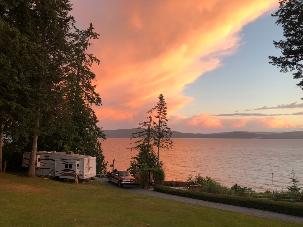Garnet Rock Oceanside Resort | 8425 Sunshine Coast Hwy, Powell River, BC V8A 4Z2, Canada | Phone: (604) 487-9535