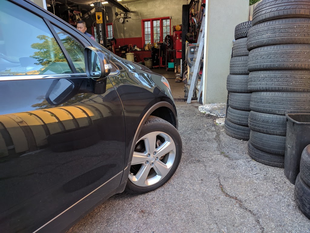 Edmars Auto Service | 260 Vaughan Rd, Toronto, ON M6C 2N1, Canada | Phone: (416) 658-9100