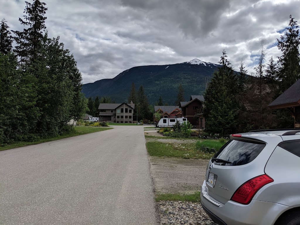 Mountain Sage Guest House | 1089 Cashato Cres, Revelstoke, BC V0E 2S1, Canada | Phone: (778) 252-4634