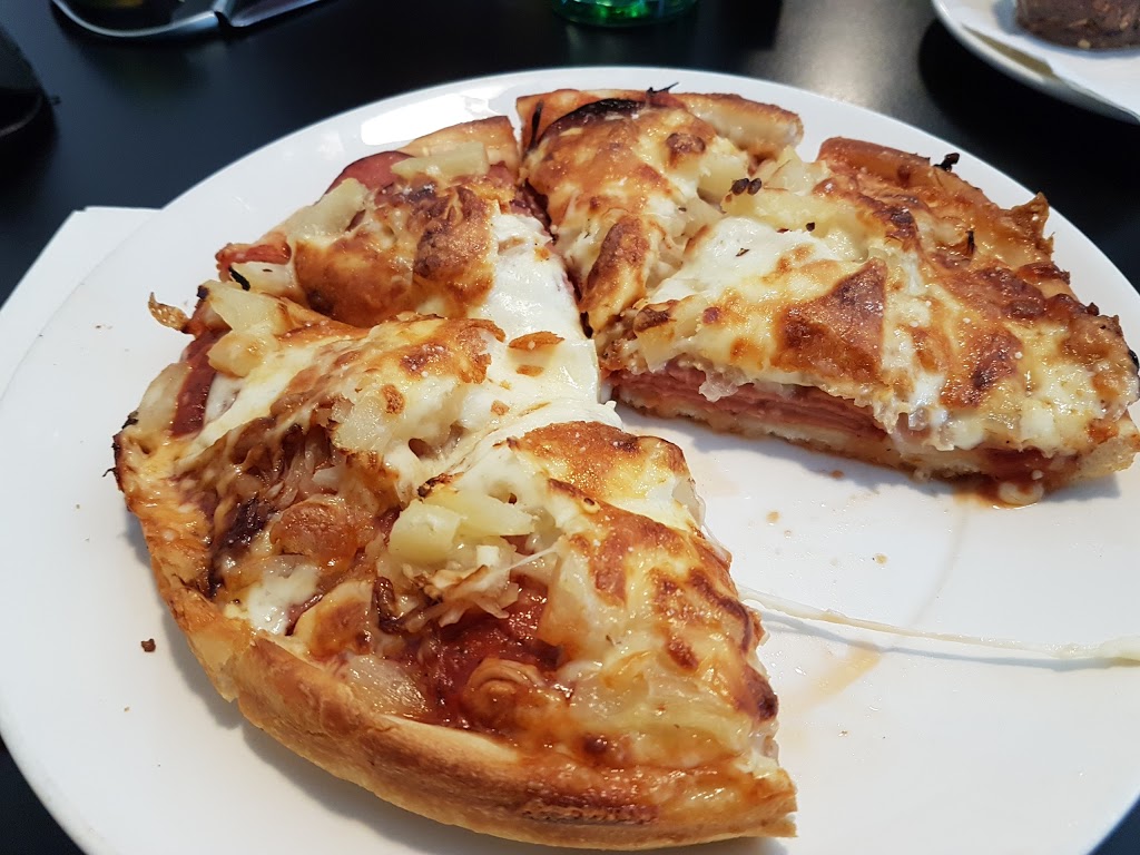 Juliana Pizza & Lounge | 5064 4 Ave, Regina, SK S4T 0J6, Canada | Phone: (306) 543-1221