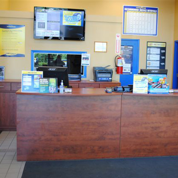 Beverly Tire & Auto | 1305 Victoria St N Unit 1,2B, Kitchener, ON N2B 3E3, Canada | Phone: (519) 569-8008