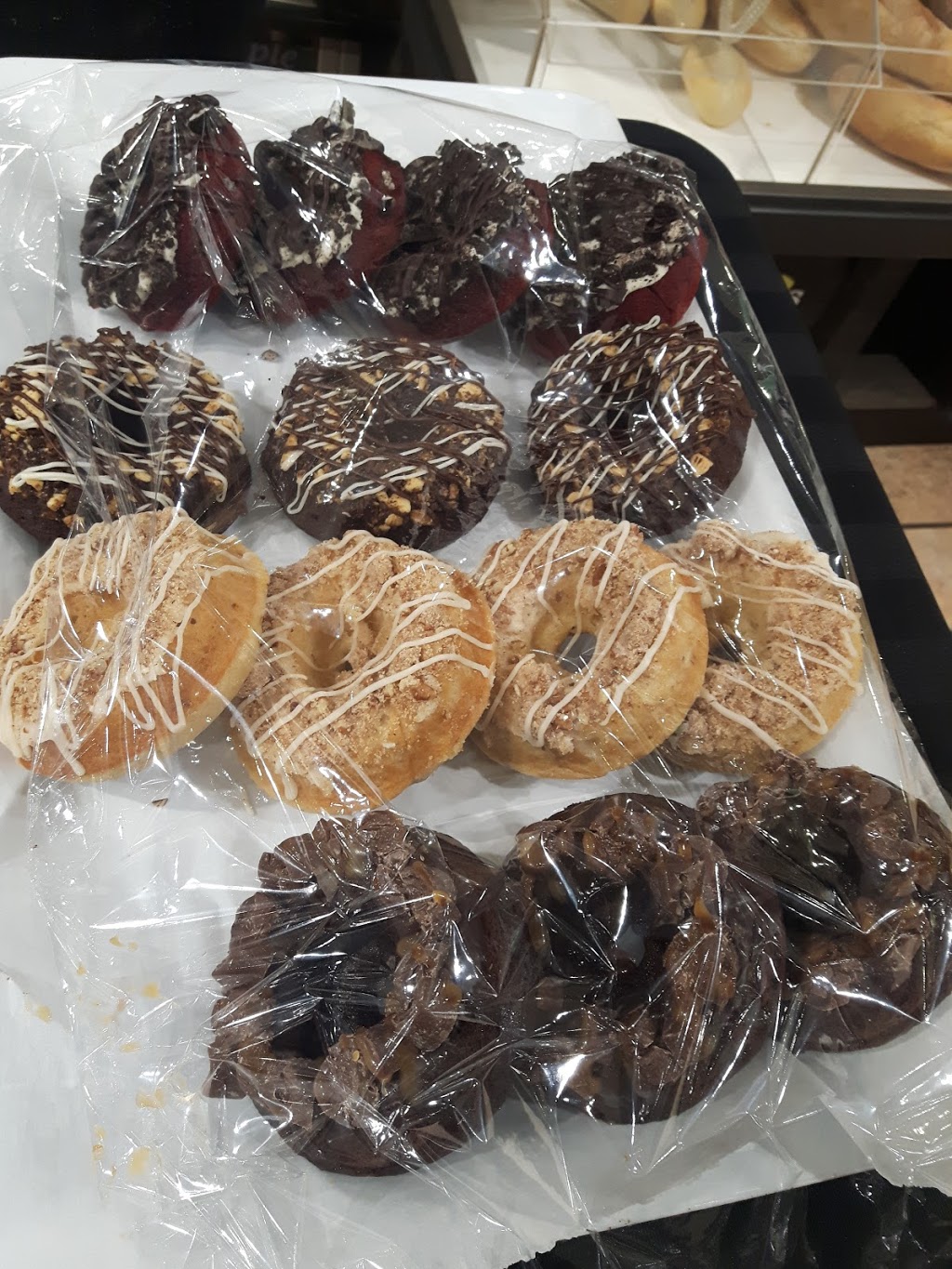 Vinces Market | 869 Mulock Dr, Newmarket, ON L3Y 8S3, Canada | Phone: (905) 853-3356