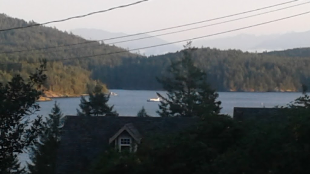 Moonlit Cove BB | 5219 Sooke Rd, Sooke, BC V9Z 1J6, Canada | Phone: (250) 642-2278