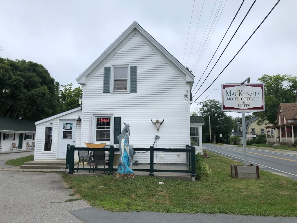 MacKenzies Motel Cottages & Luxury Suites | 260 Water St, Shelburne, NS B0T 1W0, Canada | Phone: (866) 875-0740