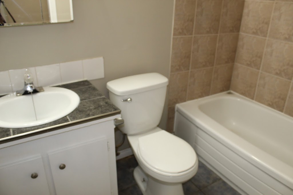 Seventh Street Manor Apartments | 10716 107 St NW, Edmonton, AB T5H 2Z1, Canada | Phone: (780) 893-2304