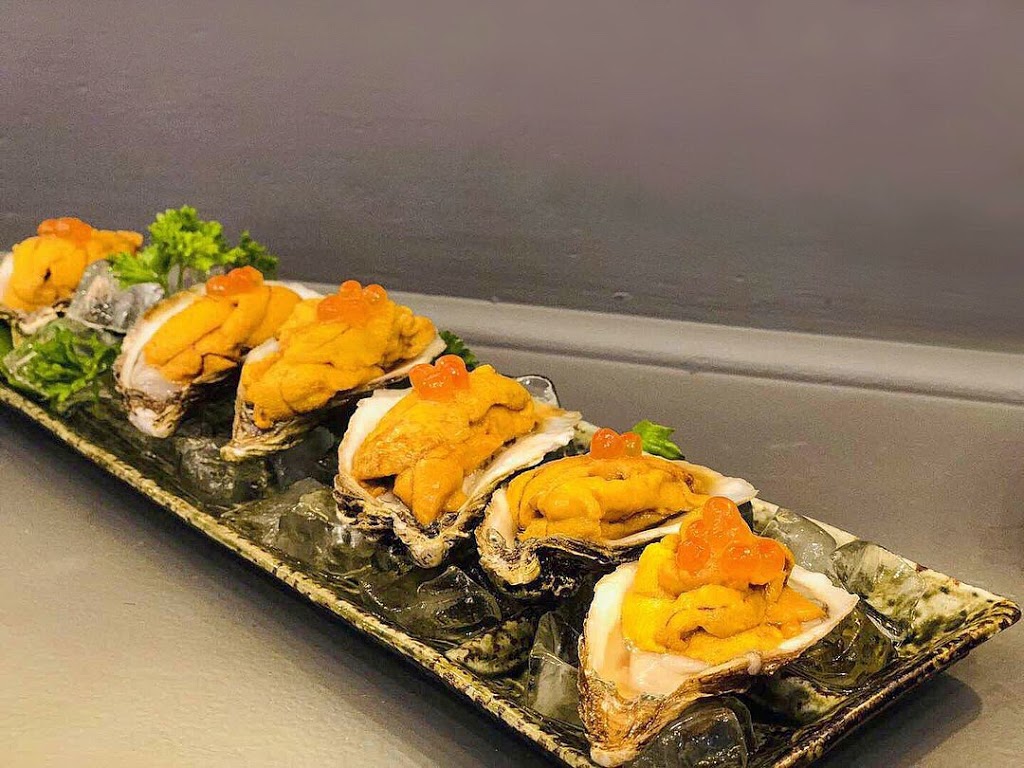 Oo-Kinza Fish House | 395 Bamburgh Cir D104, Scarborough, ON M1W 3Y1, Canada | Phone: (416) 493-3888