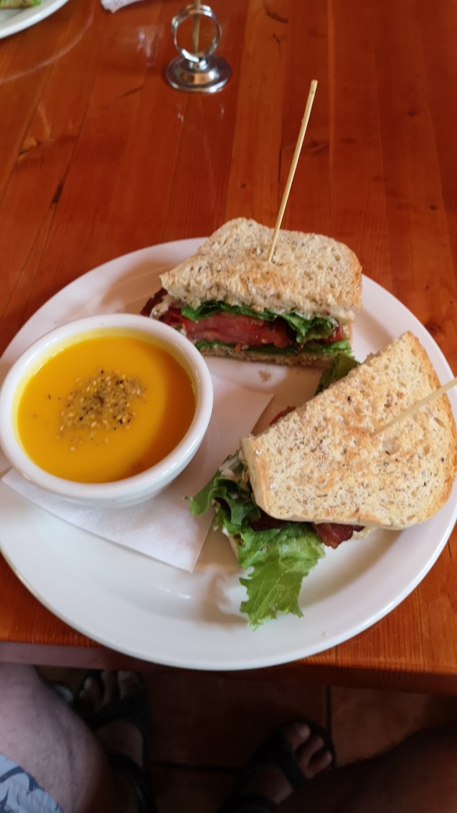 Linden Gardens and the Frog City Café | 351 Linden Ave, Kaleden, BC V0H 1K0, Canada | Phone: (250) 497-6600