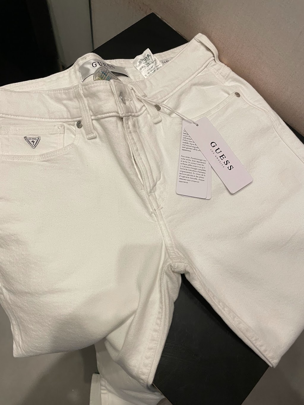 GUESS | 33004-1485 Portage Ave Unit 316C, Winnipeg, MB R3G 0W4, Canada | Phone: (204) 783-4181