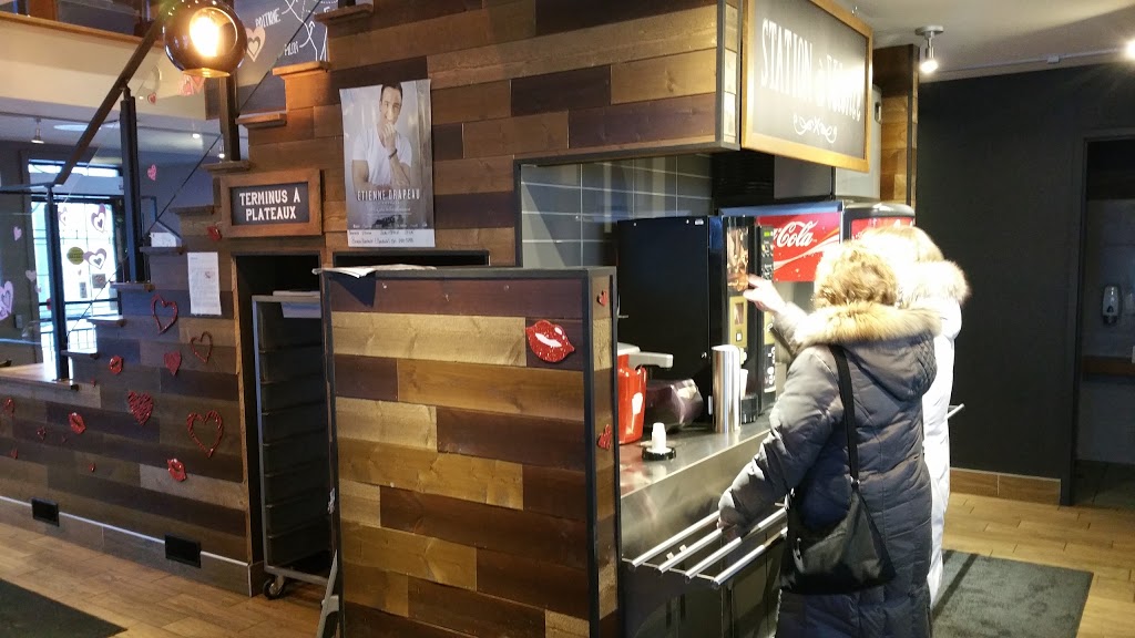St-Hubert Express | 700 Rue Saint-Isidore, Saint-Lin - Laurentides, QC J5M 2V2, Canada | Phone: (450) 302-1696