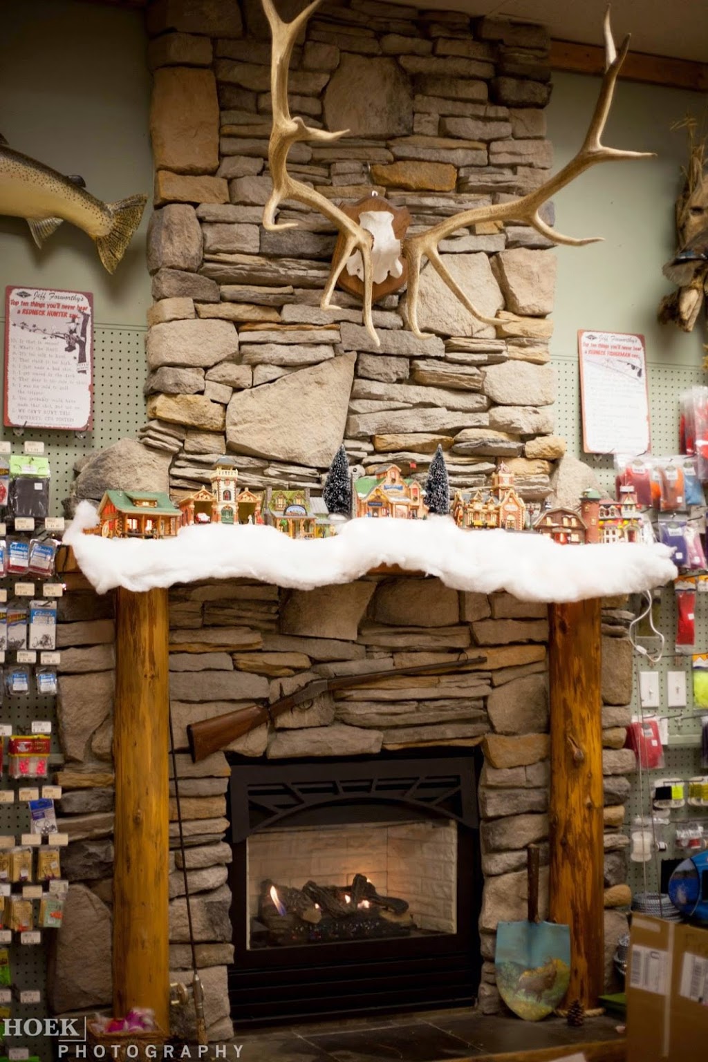 Daves Sports Shop | 1738 Front St, Lynden, WA 98264, USA | Phone: (360) 354-5591