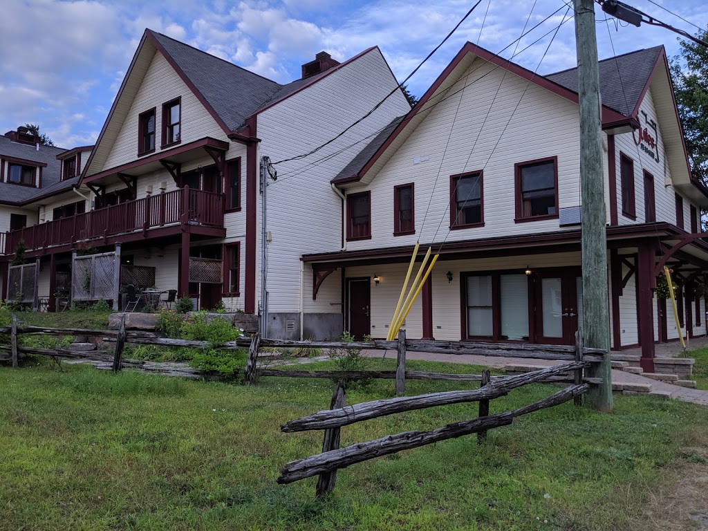 Les Suites de la Gare | 860 Rue Coupal, Mont-Tremblant, QC J8E 2P1, Canada | Phone: (819) 717-1566