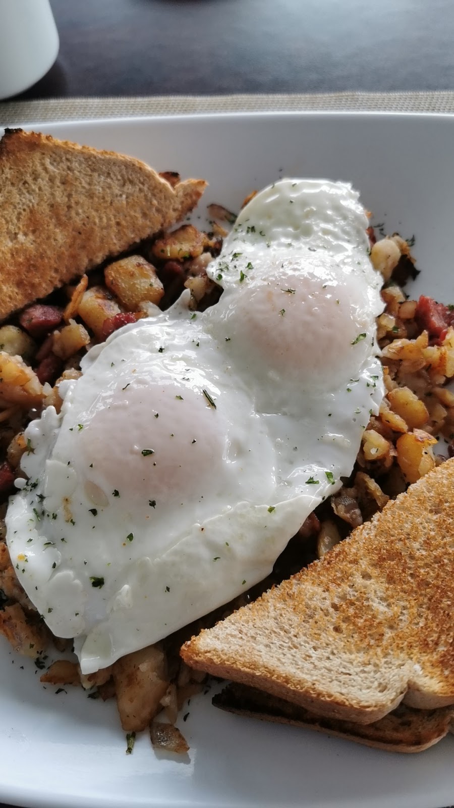 Verandah Restaurant | 900 Boundary St, Prescott, ON K0E 1T0, Canada | Phone: (613) 213-5529