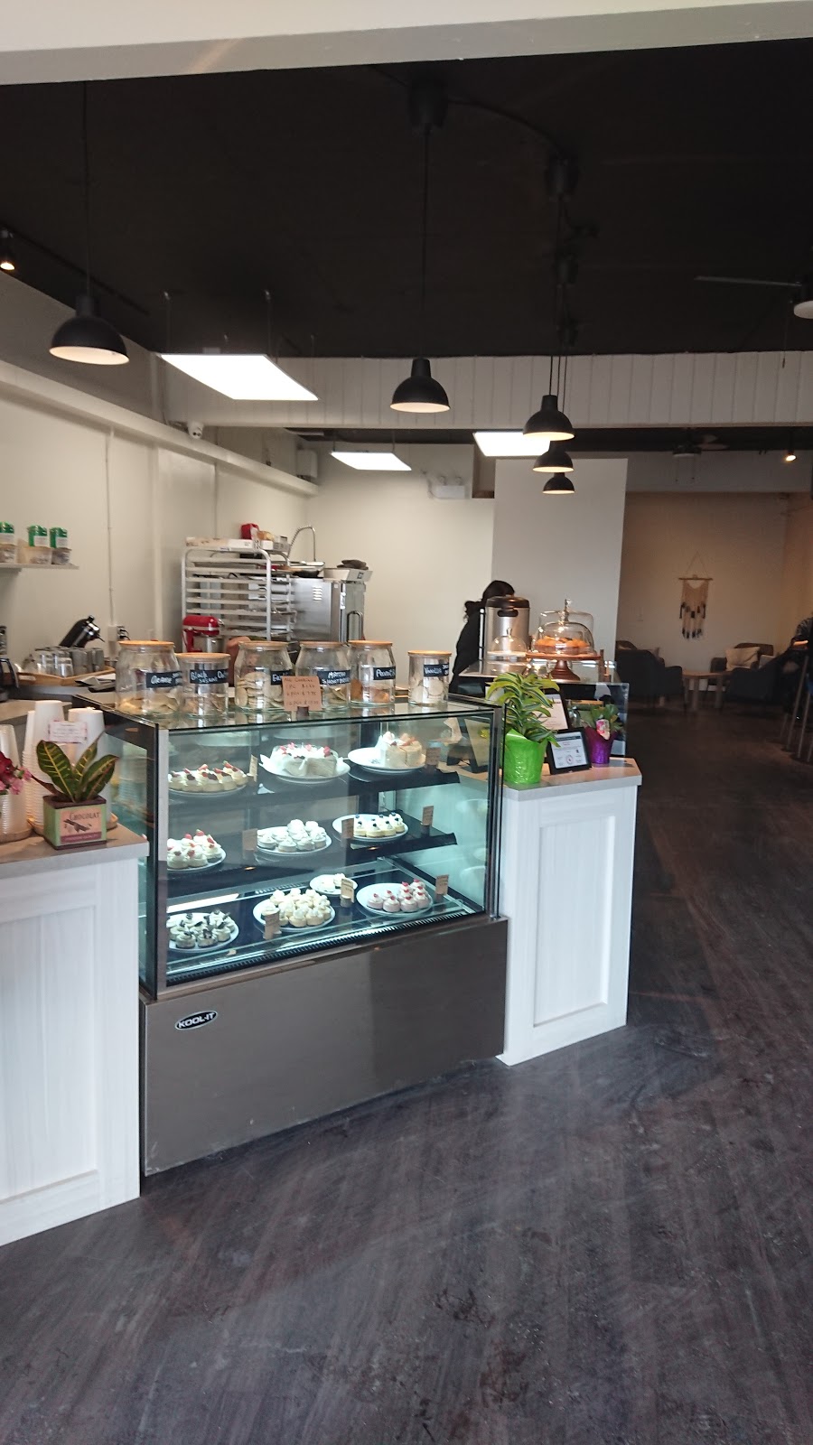 For Us Bakery | 1111 Henderson Hwy, Winnipeg, MB R2G 1L4, Canada | Phone: (204) 334-8880