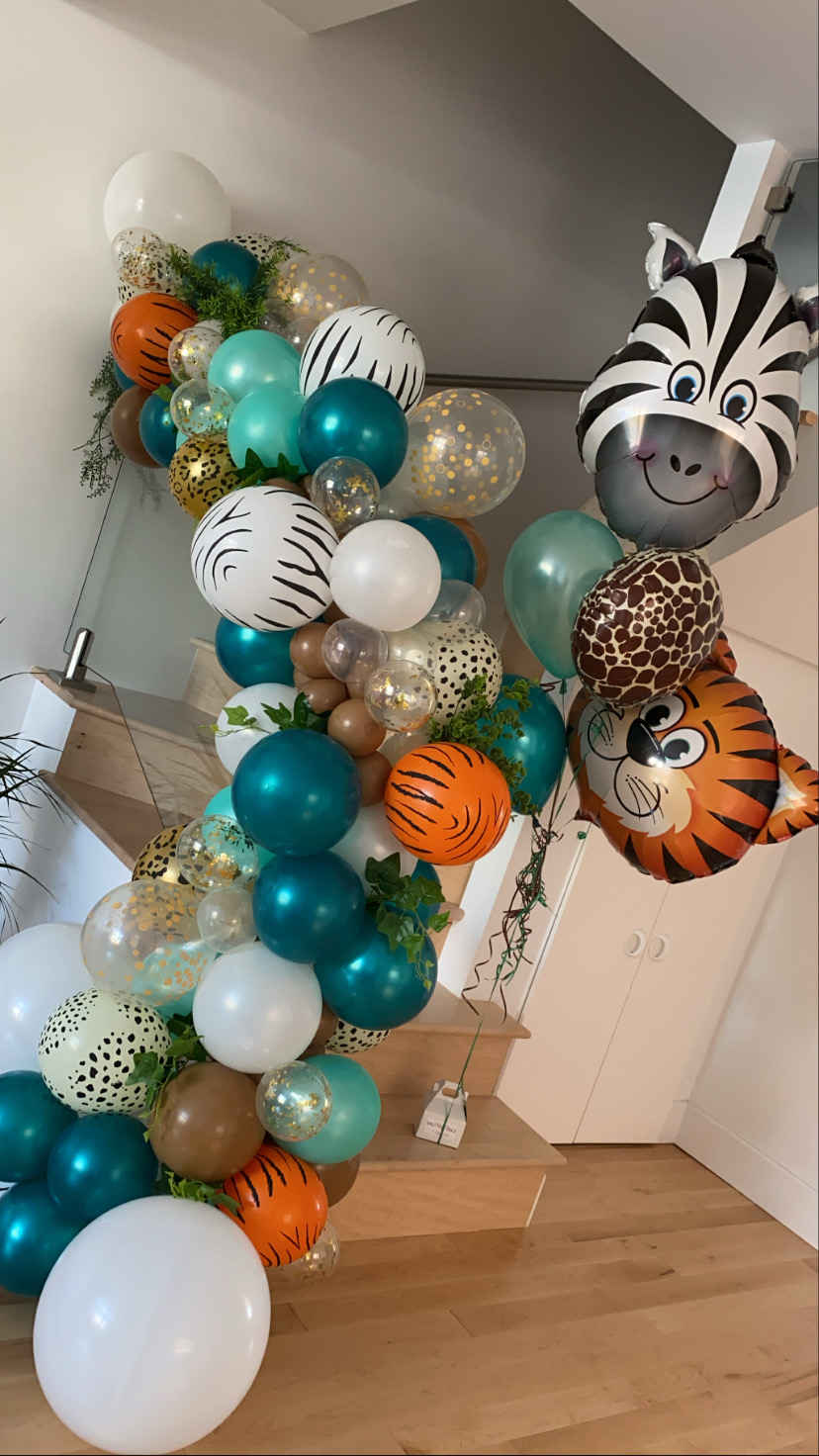 Balloon Lounge | st-dorothee, 1263 Bd Jolibourg suite 108, Laval, QC H7Y 1Z8, Canada | Phone: (514) 627-4417