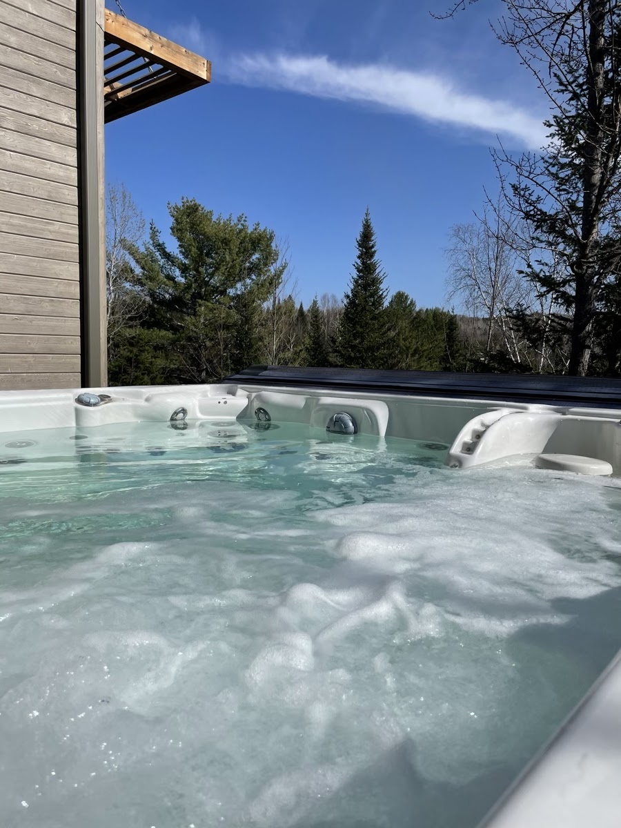 Chalet Plein Sud | 611 Rue Marie, Saint-Côme, QC J0K 2B0, Canada | Phone: (514) 582-8524