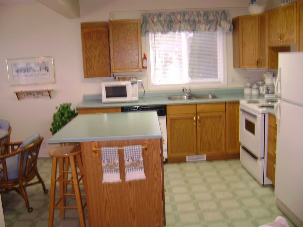 Westaways WaterWalk Bed & Breakfast | 3904 Beach Ave, Peachland, BC V0H 1X1, Canada | Phone: (250) 718-4633