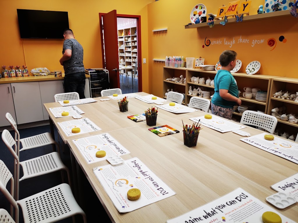 Crock A Doodle Mississauga-Meadowvale | 5602 Tenth Line W, Mississauga, ON L5M 7L9, Canada | Phone: (905) 824-8428