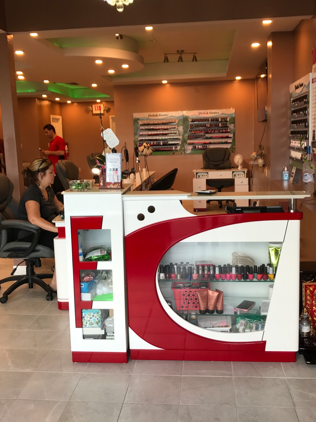 Lavish Nails & Spas | 6100 Regional Rd 57 Unit 10-11, Niagara Falls, ON L2J 1A3, Canada | Phone: (905) 356-8561