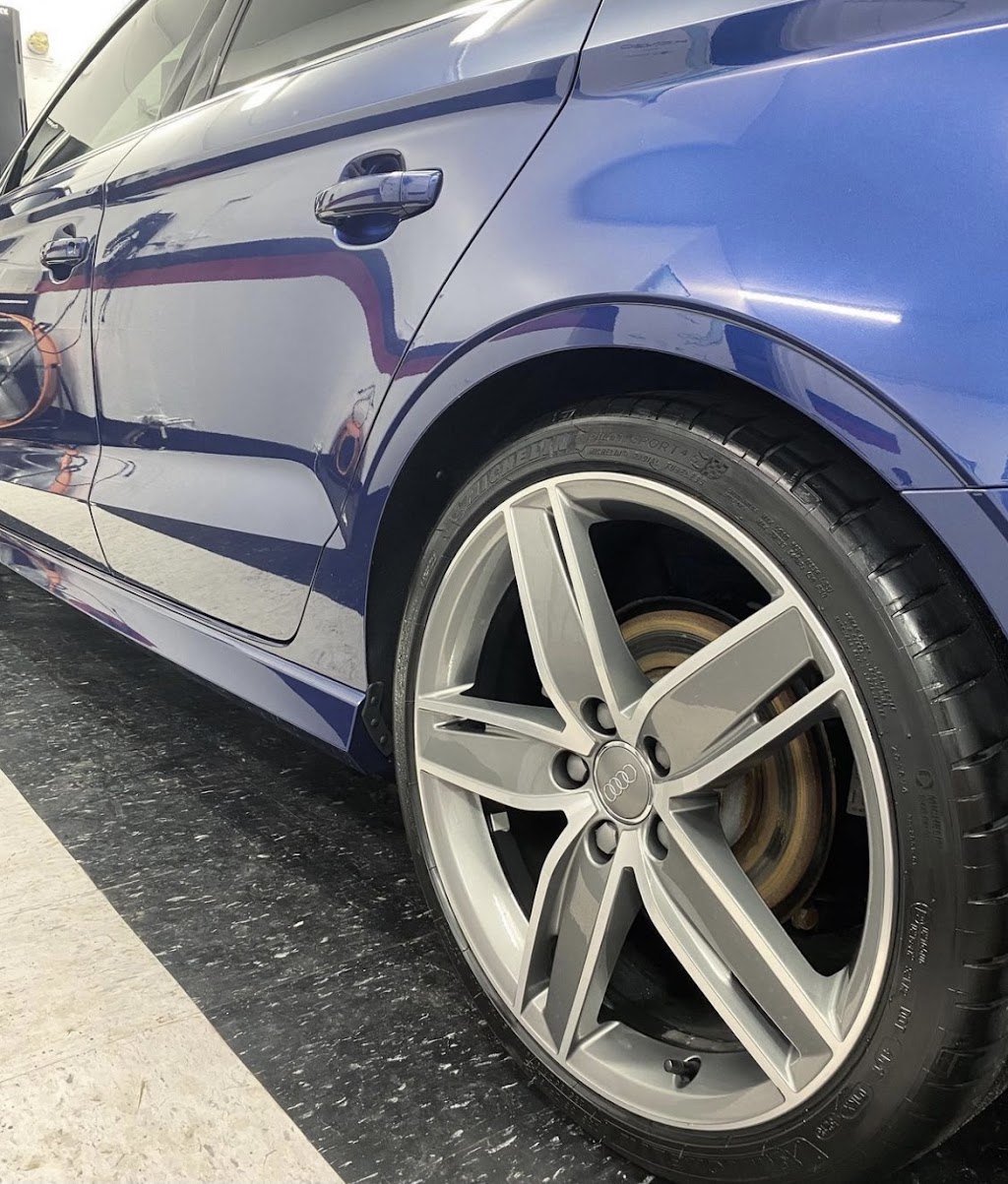 SCRUBZZ AUTO SPA | 25 Alexander Rd, Newmarket, ON L3Y 3J2, Canada | Phone: (647) 994-5980