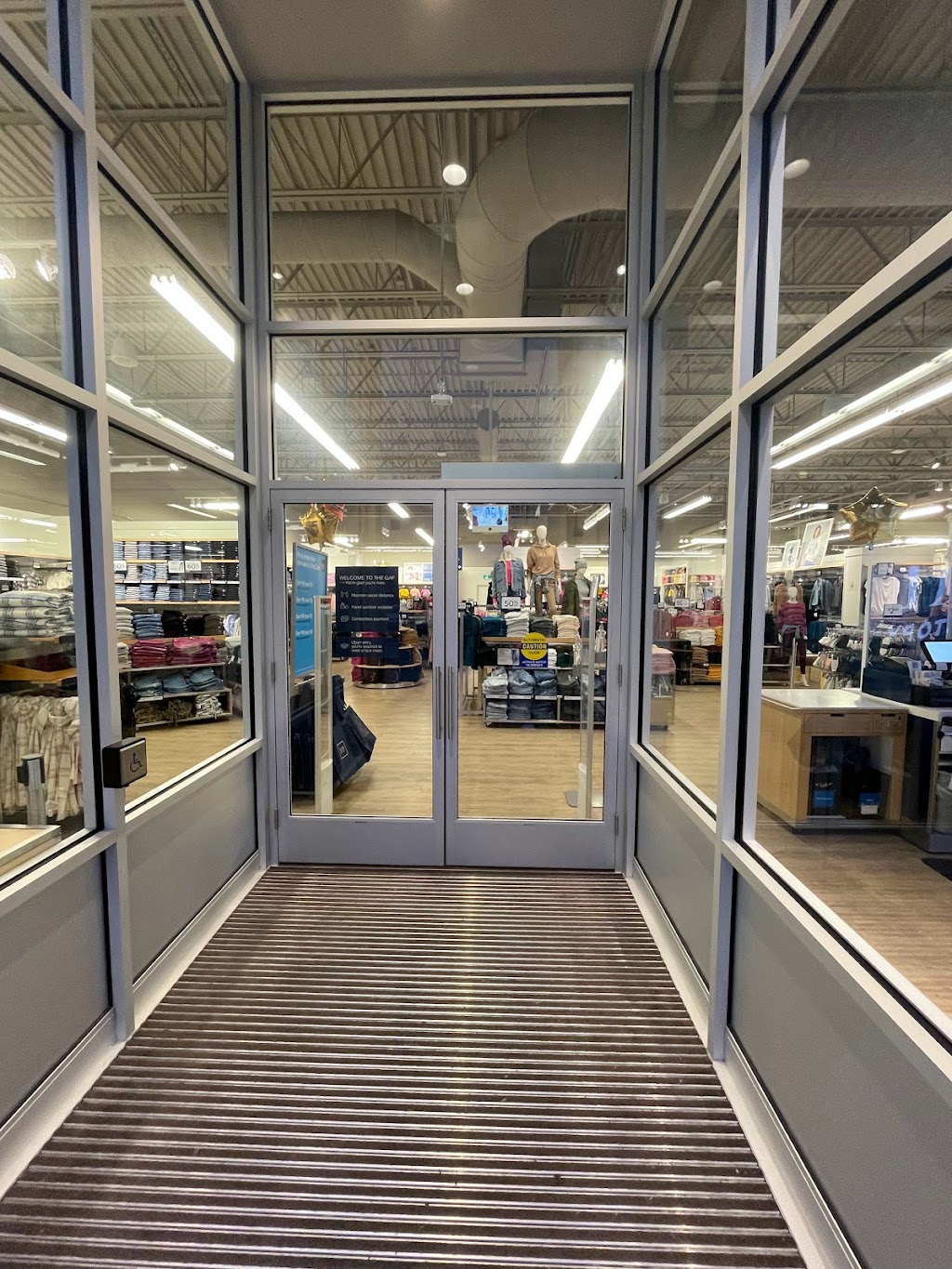 Gap Factory | 1230 Wellington Rd Suite 111, London, ON N6E 1M3, Canada | Phone: (548) 482-5796