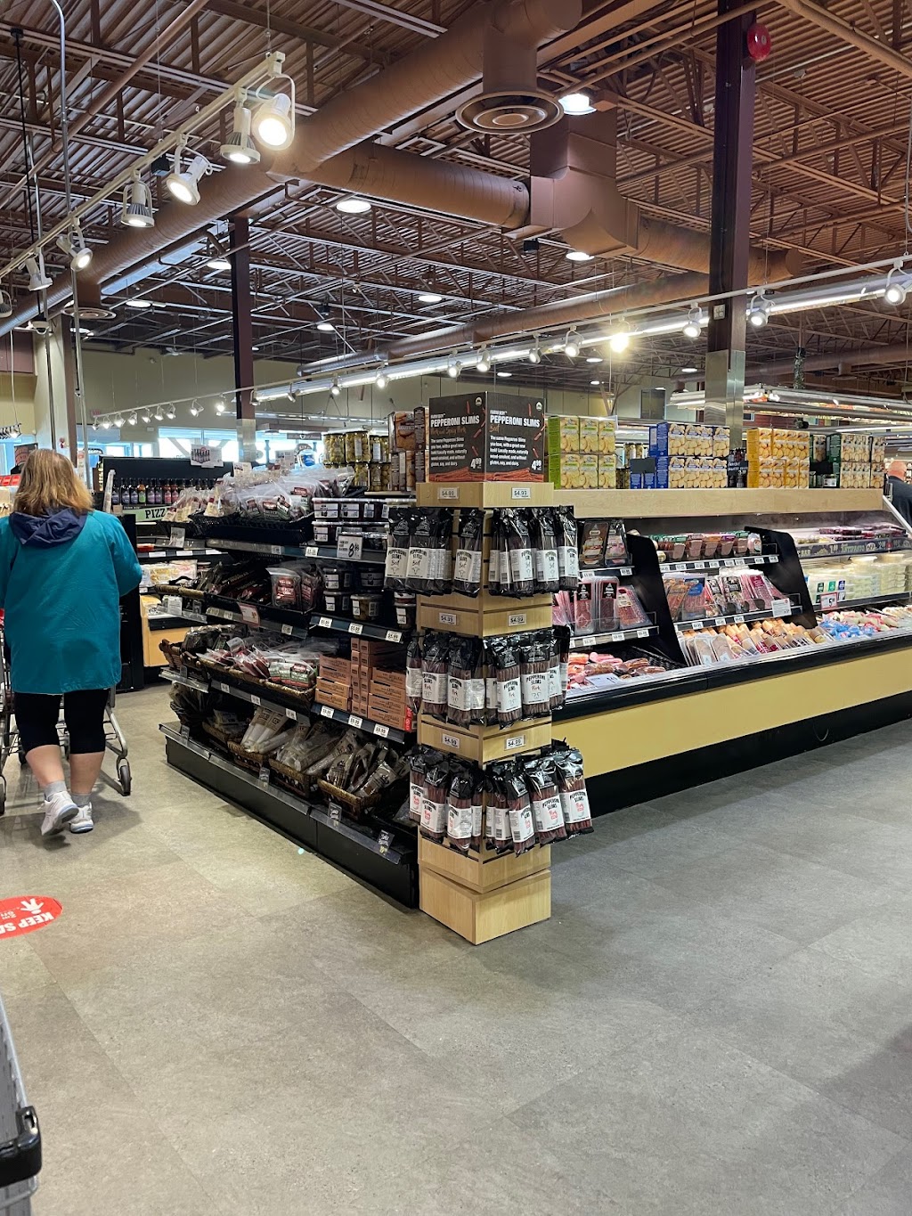 Farm Boy | Blossom Park-Plaza, 2950 Bank St, Gloucester, ON K1T 1N8, Canada | Phone: (613) 260-7330