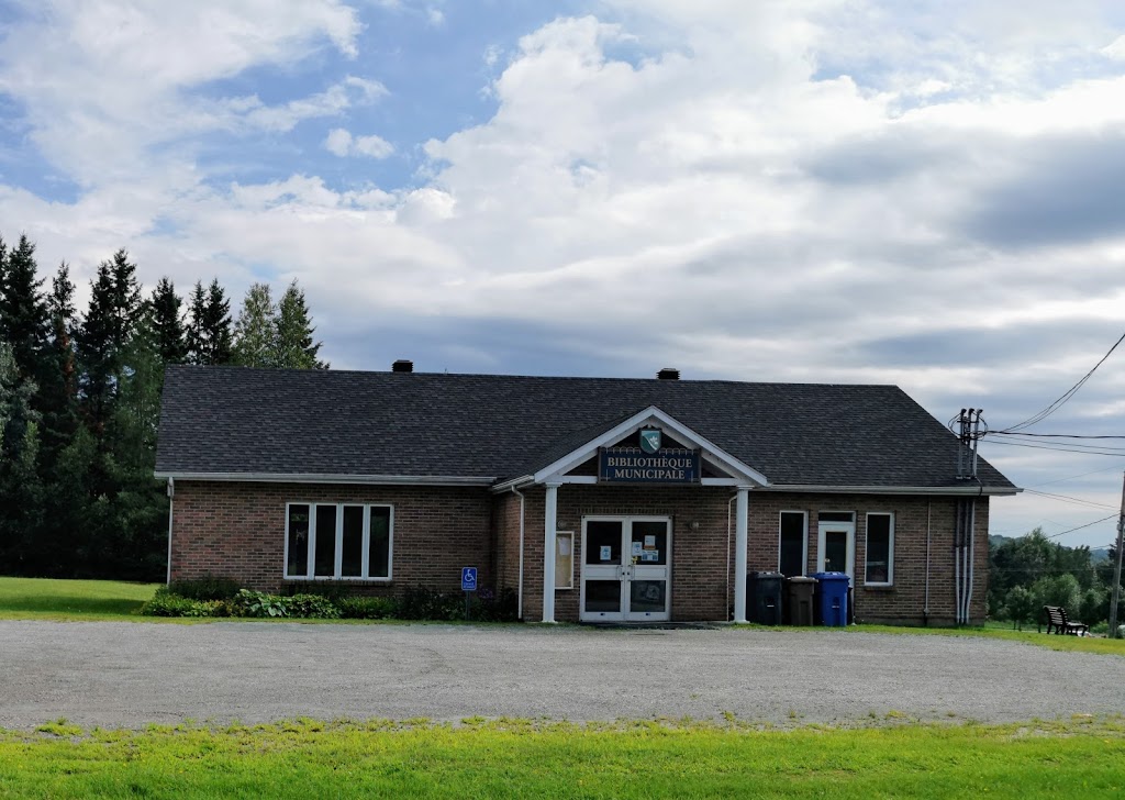 Stukely-Sud Municipalite-Vlg | 101 Place de la Mairie, Stukely, QC J0E 2J0, Canada | Phone: (450) 297-3407