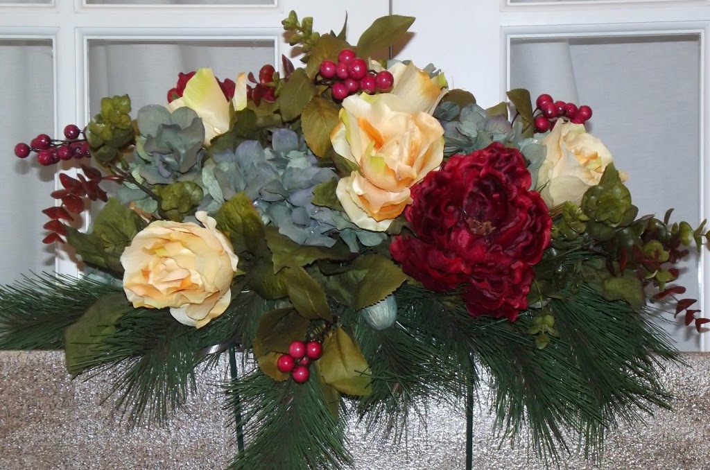 Clarks Cemetery Flowers | 653 Daintry Crescent, Cobourg, ON K9A 4X9, Canada | Phone: (905) 376-2744