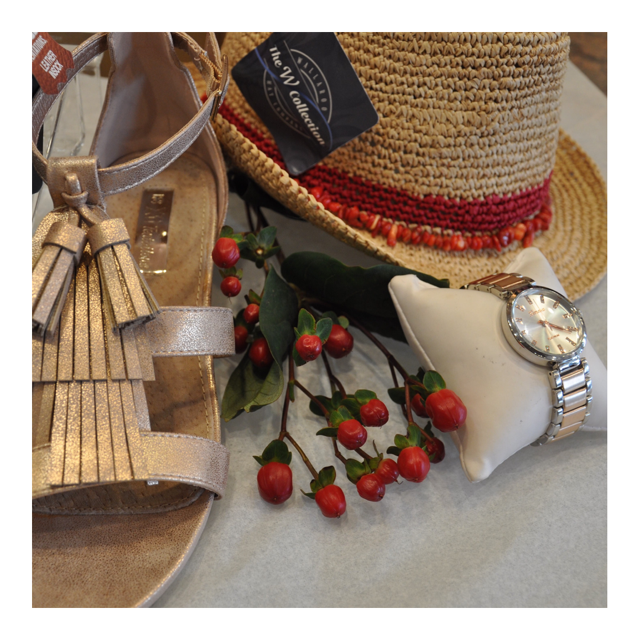 Lanas Boutique | 100 Bronte Rd Unit 5, Oakville, ON L6L 6L5, Canada | Phone: (905) 847-8148