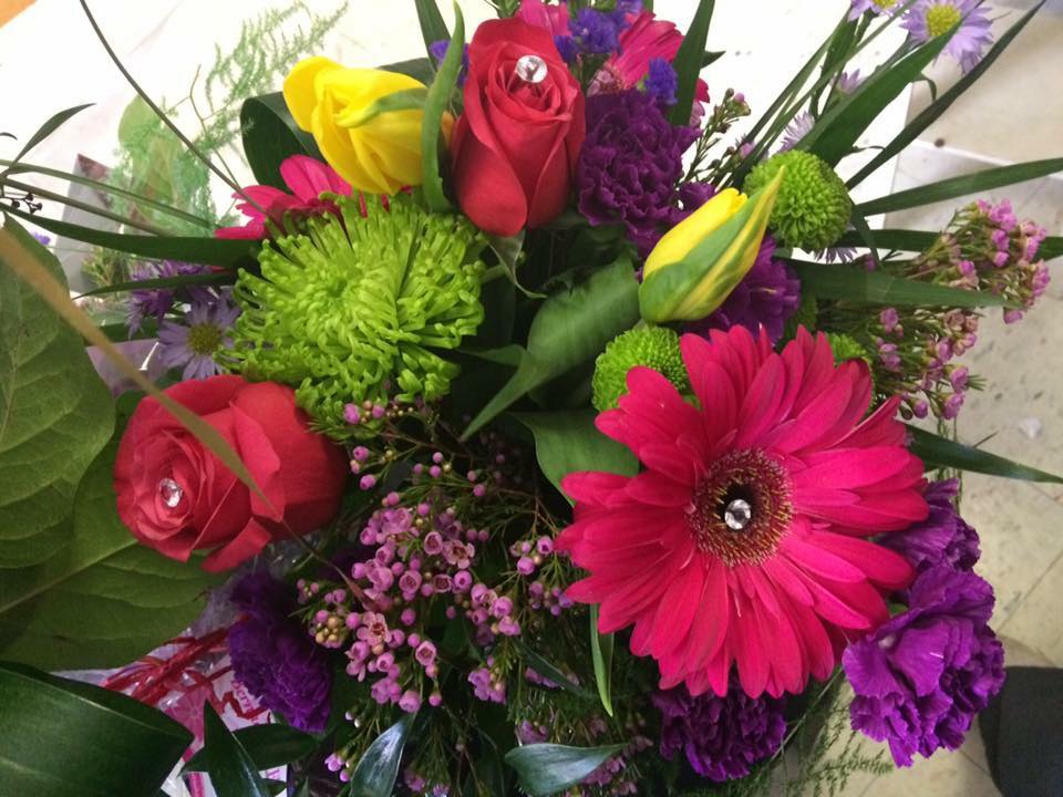 Bernadettes Flowers | 25 Hopeton Rd, Stratford, PE C1B 1T6, Canada | Phone: (902) 566-4000