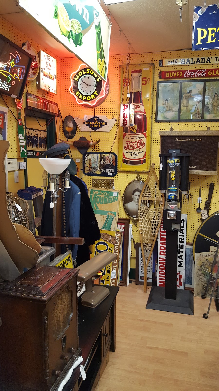 Aubreys Antiques | 5683 Bank, Greely, ON K4P 1C3, Canada | Phone: (613) 821-3887