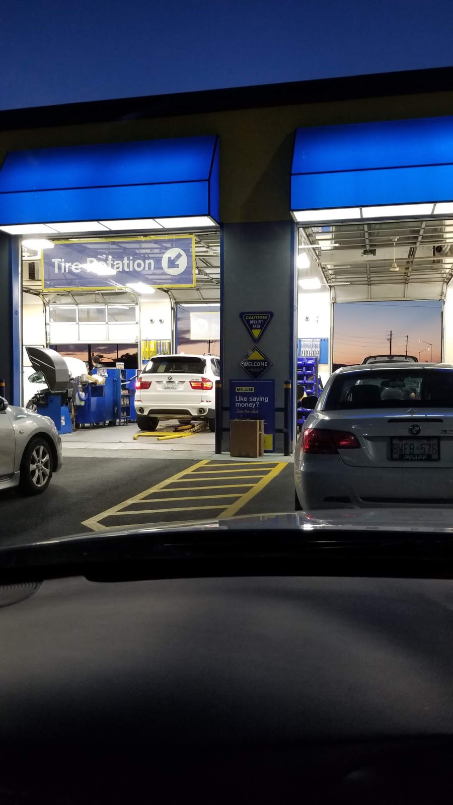 Mr. Lube | 3253 Appleby Line, Burlington, ON L7M 0V7, Canada | Phone: (905) 336-2200
